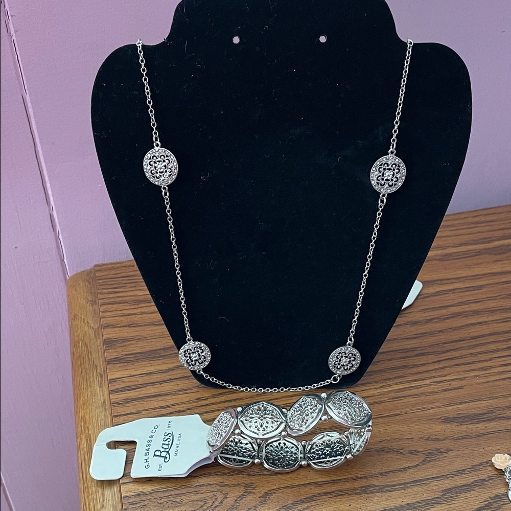 Silver Medallion Necklace and Bracelet set
